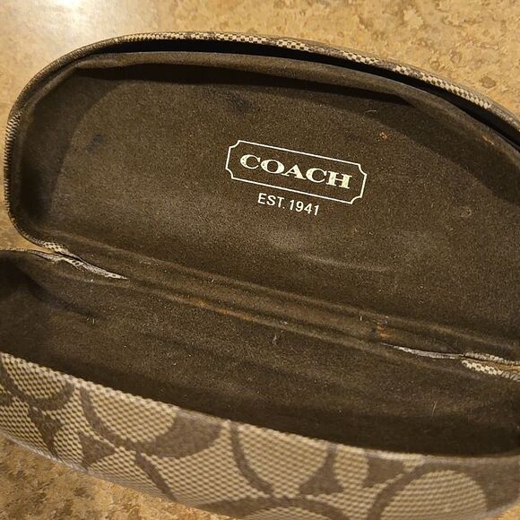 Coach Signature Hard Clamshell Eye Glasses Sunglasses Case Tan Brown c Logo vtg - Picture 4 of 16